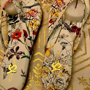 Beautiful colorful footwear, size 9